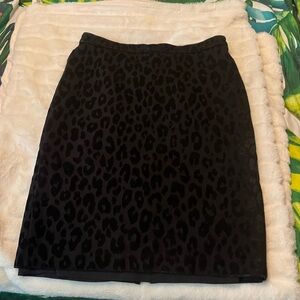 Ann Taylor 8 Black Velvet Leopard Embossed Classic Preppy Teacher Office Skirt